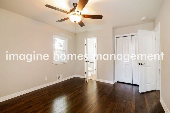 606 E 110th Ter - Photo 7 of 17