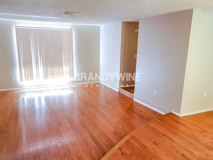 7755 Tanglewood Dr - Photo 5 of 31