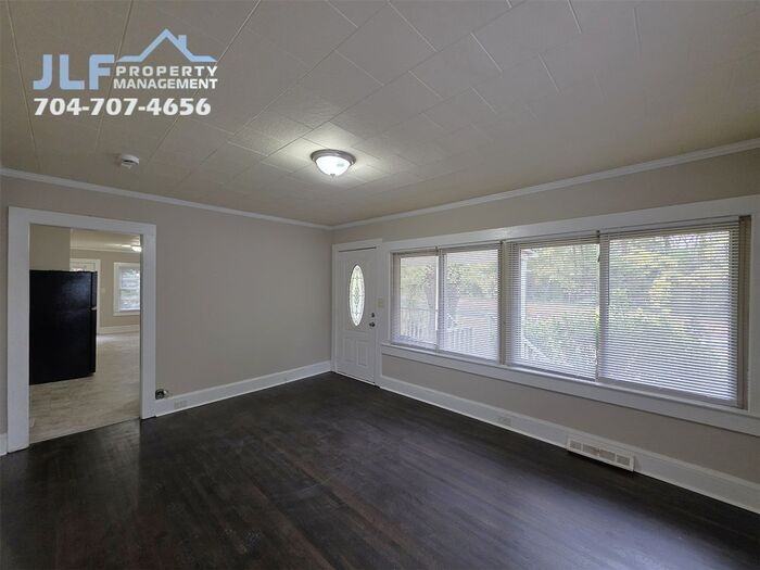 92 Lawndale Ave Se - Photo 3 of 20