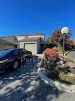 featured image of 27 Oak Brook Pl