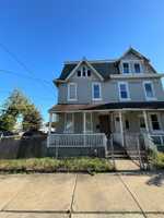 featured image of 1001 W 7th St