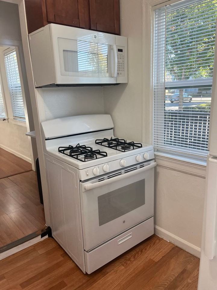 1210 11th Street - Photo 3 of 9