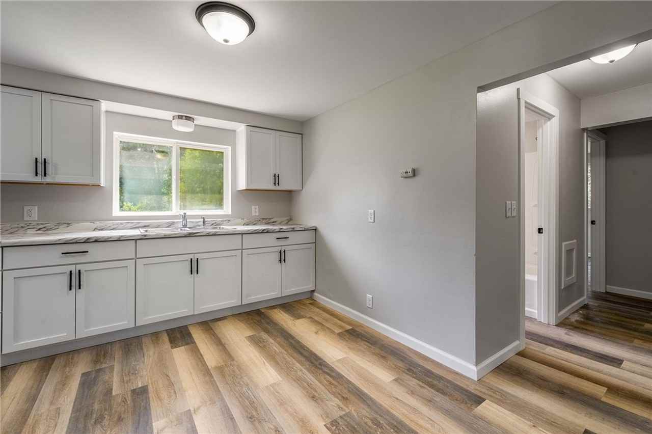 1410 Lake Ave W - Photo 3 of 17
