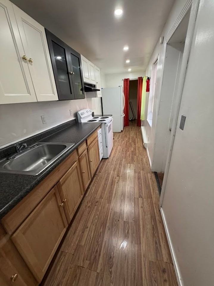 234 Plum St - Photo 3 of 10