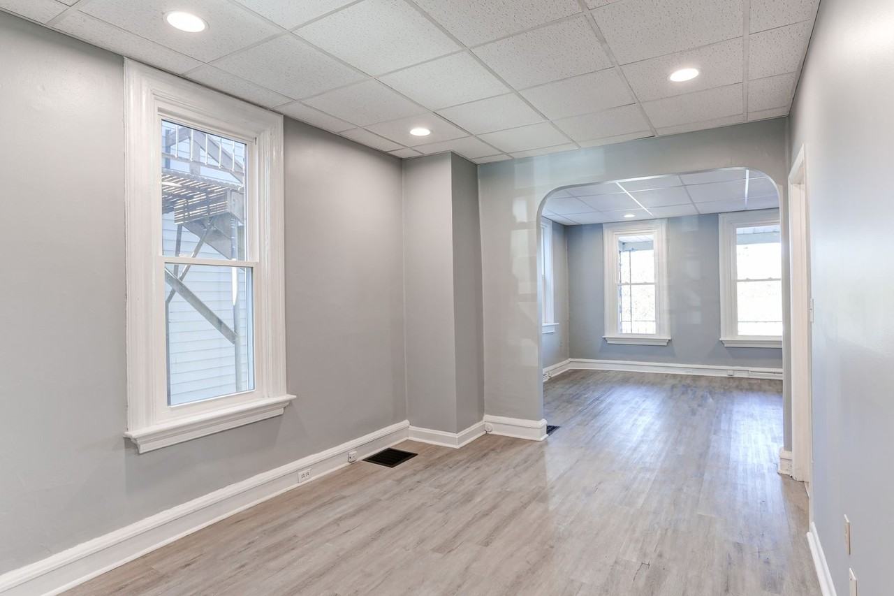 302 South Front Street - Photo 4 of 8