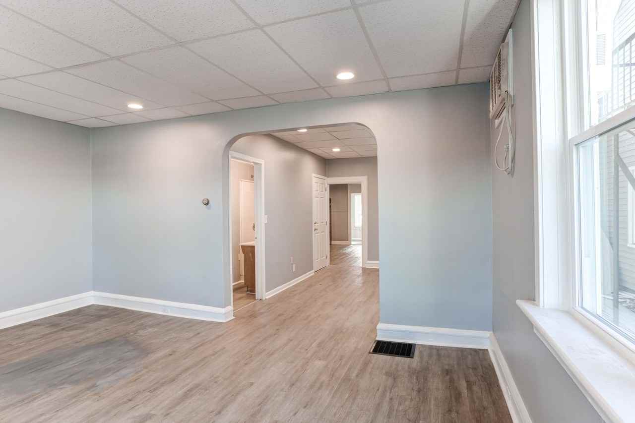 302 South Front Street - Photo 7 of 8