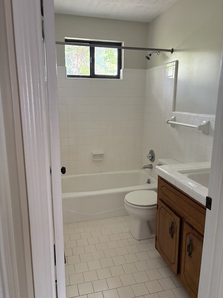 113 W Fork Dr #D - Photo 2 of 7