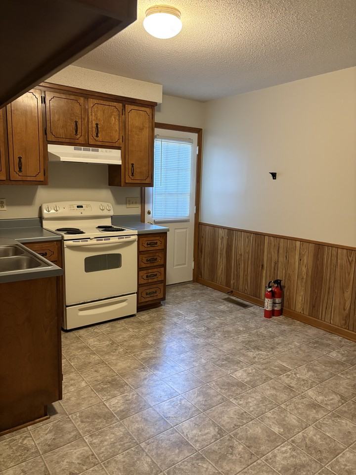 113 W Fork Dr #D - Photo 3 of 7