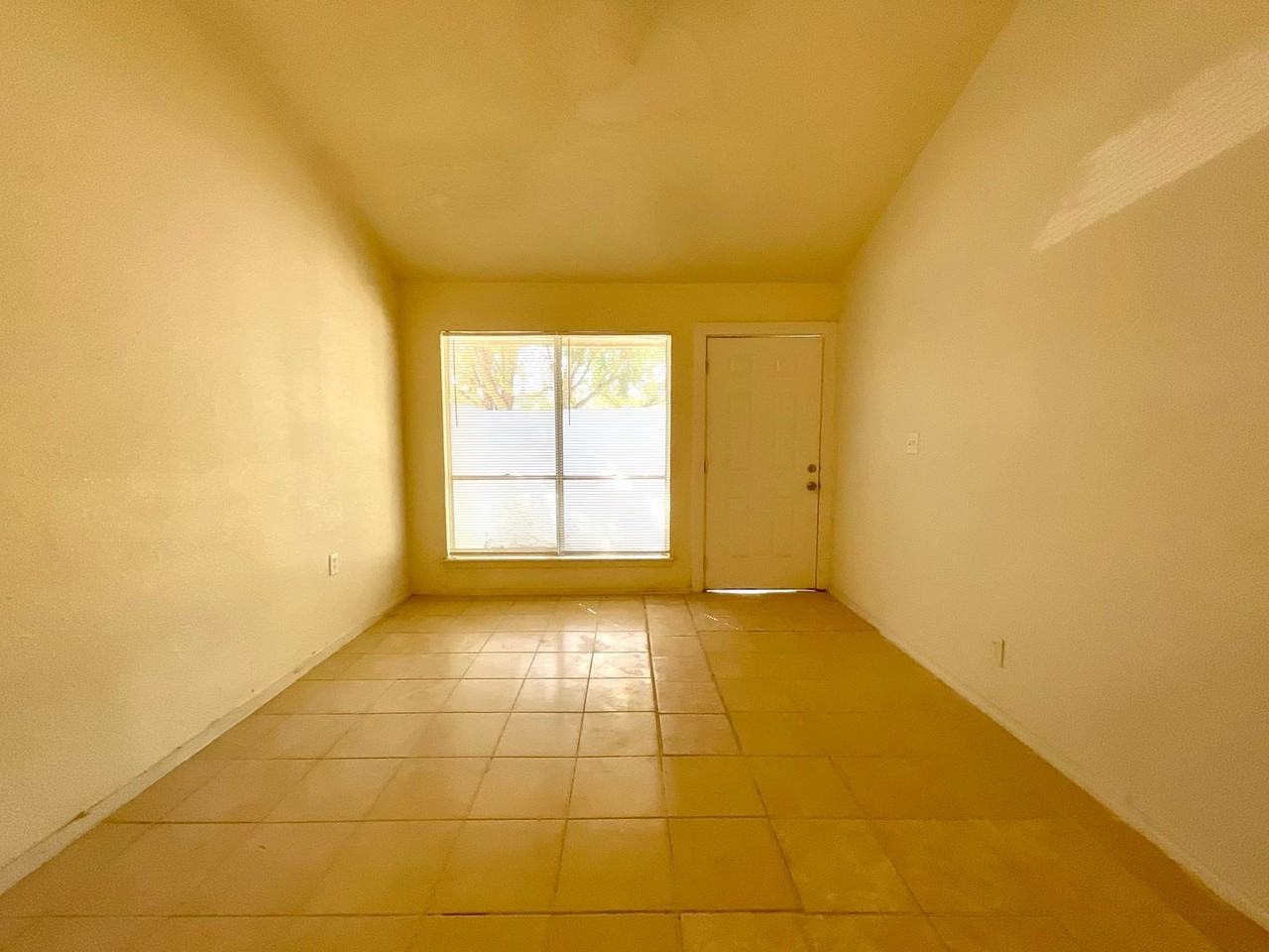 7237 Glen Bay - Photo 6 of 31