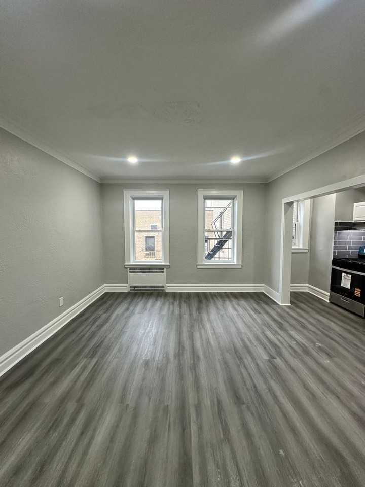 The Majestic - Photo 2 of 8