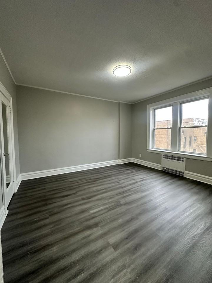 The Majestic - Photo 4 of 8