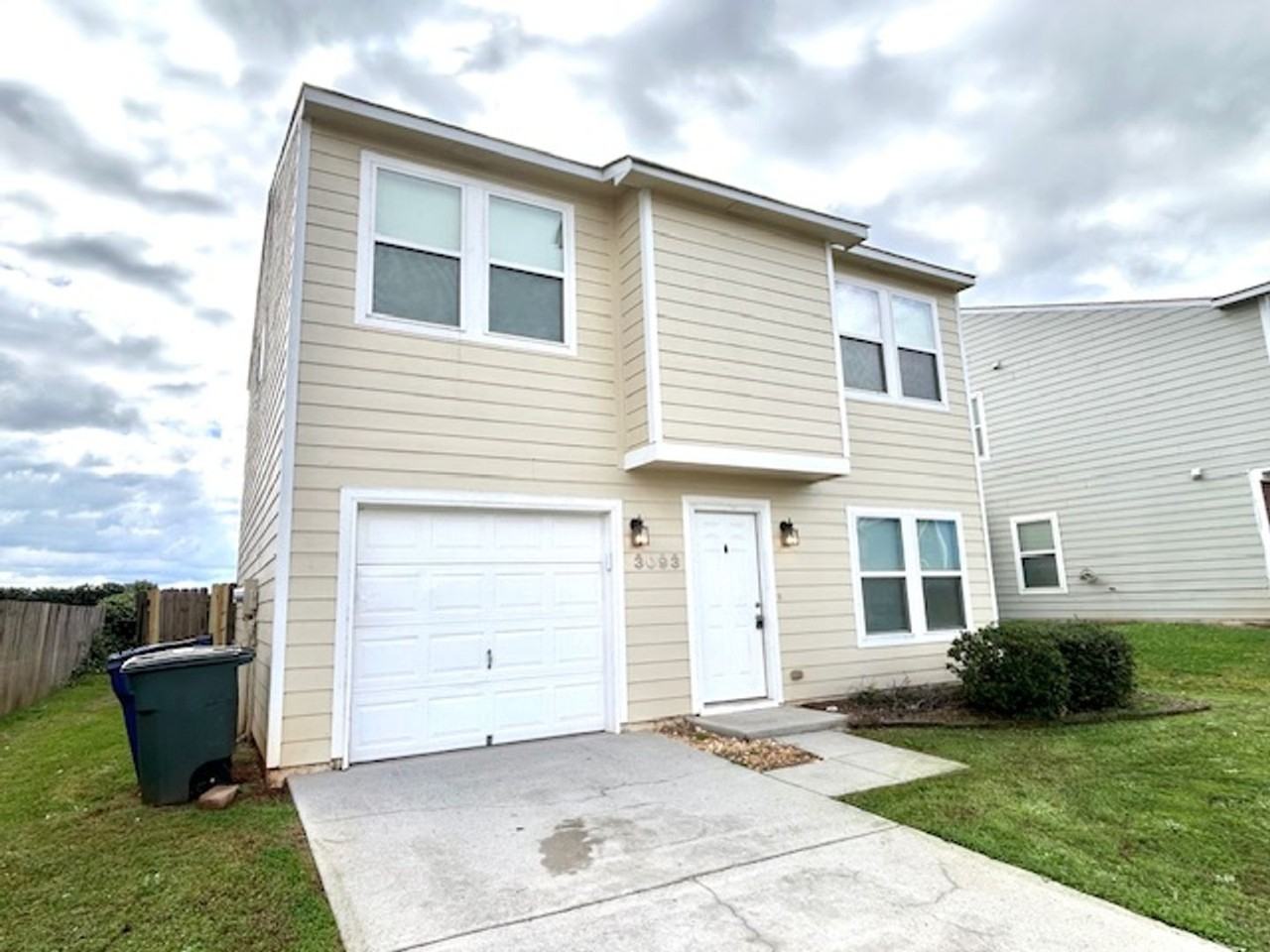 3093 3093 SE Avalon Lake Dr - Photo 2 of 24