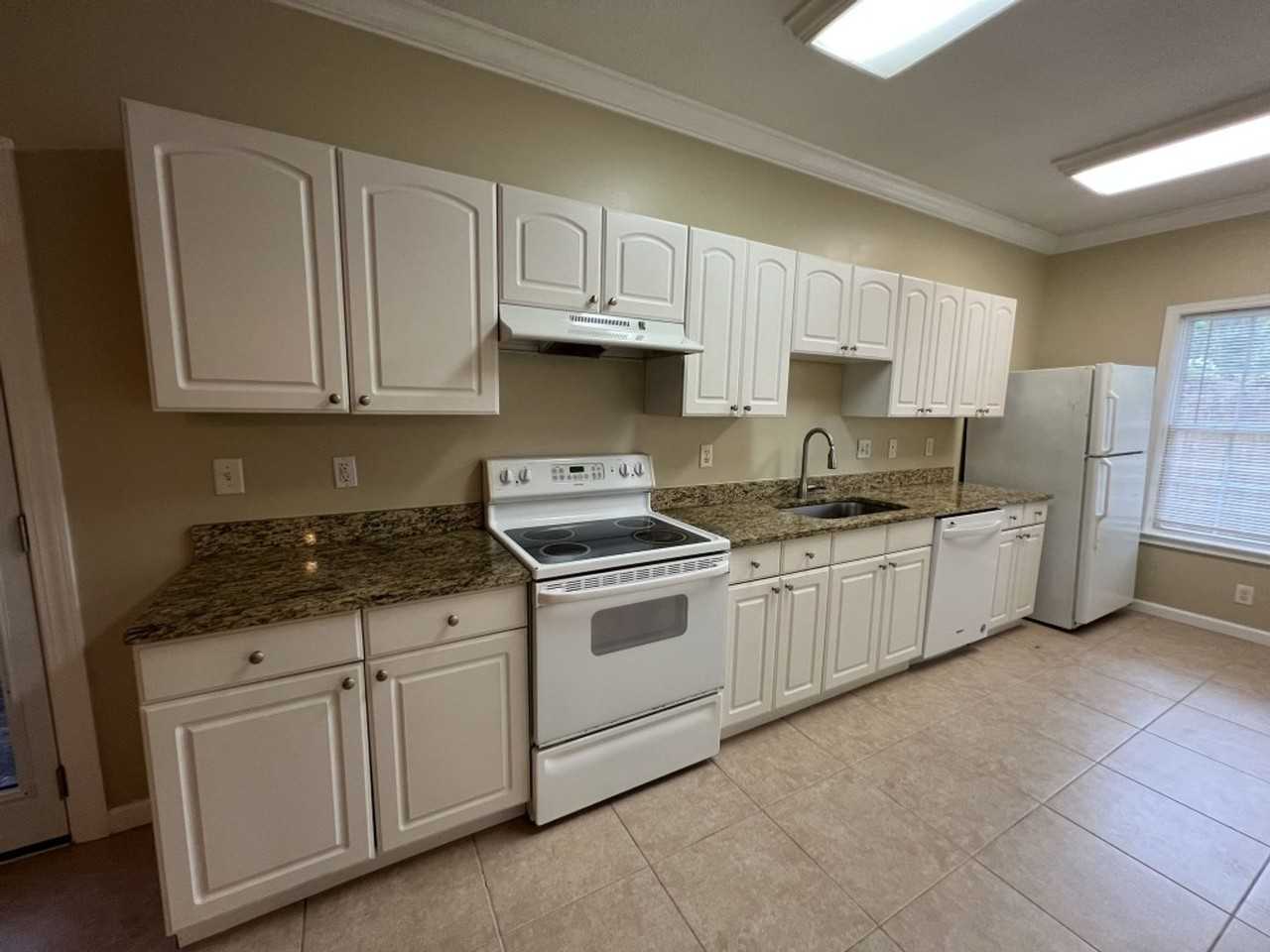 388 New Point Peter Rd - Photo 3 of 12