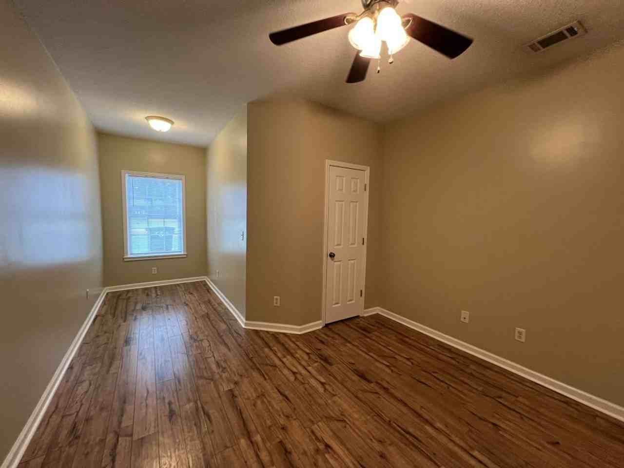 388 New Point Peter Rd - Photo 5 of 12