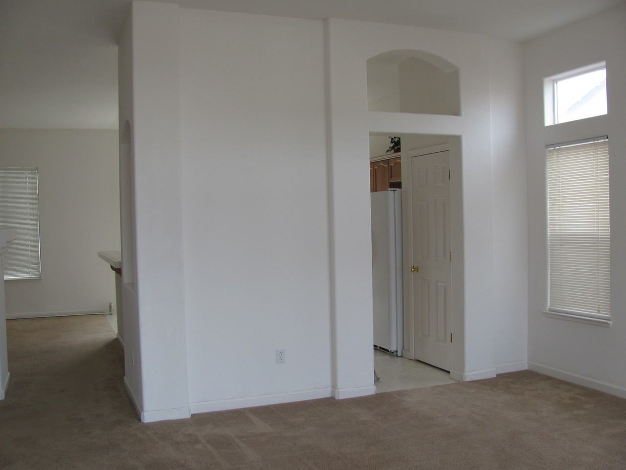 930 Desert Breeze Way - Photo 2 of 14