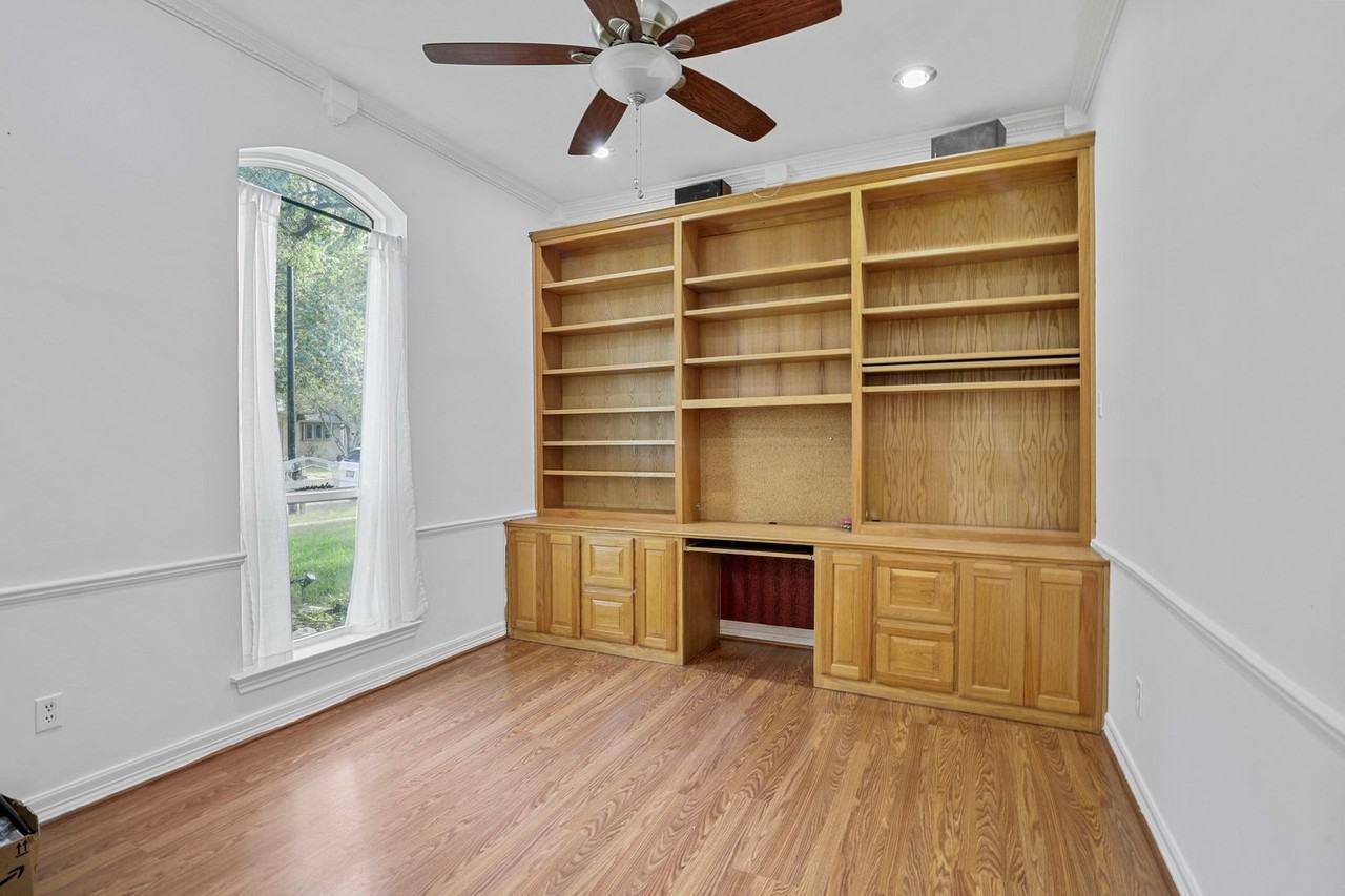 3321 Heather Hill Drive - Photo 3 of 25