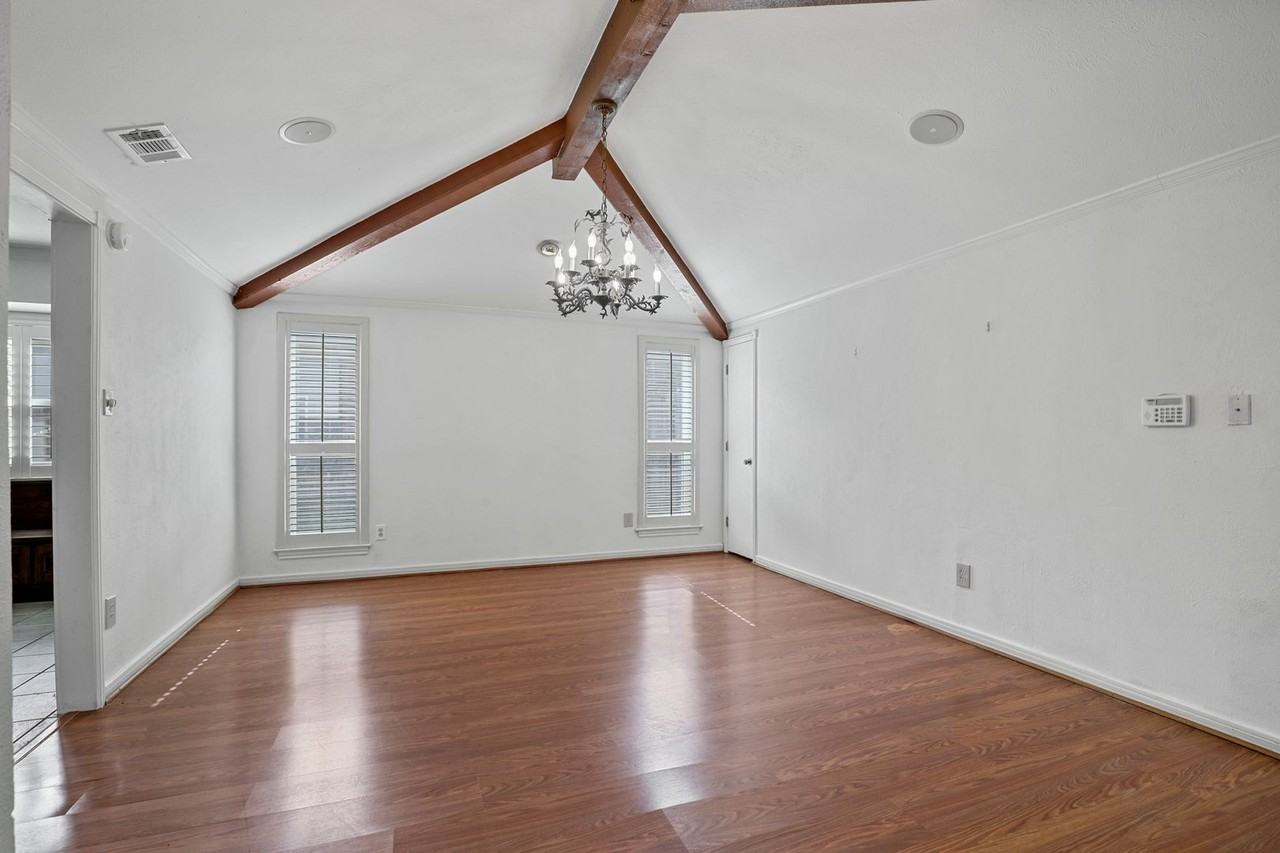 3321 Heather Hill Drive - Photo 4 of 25