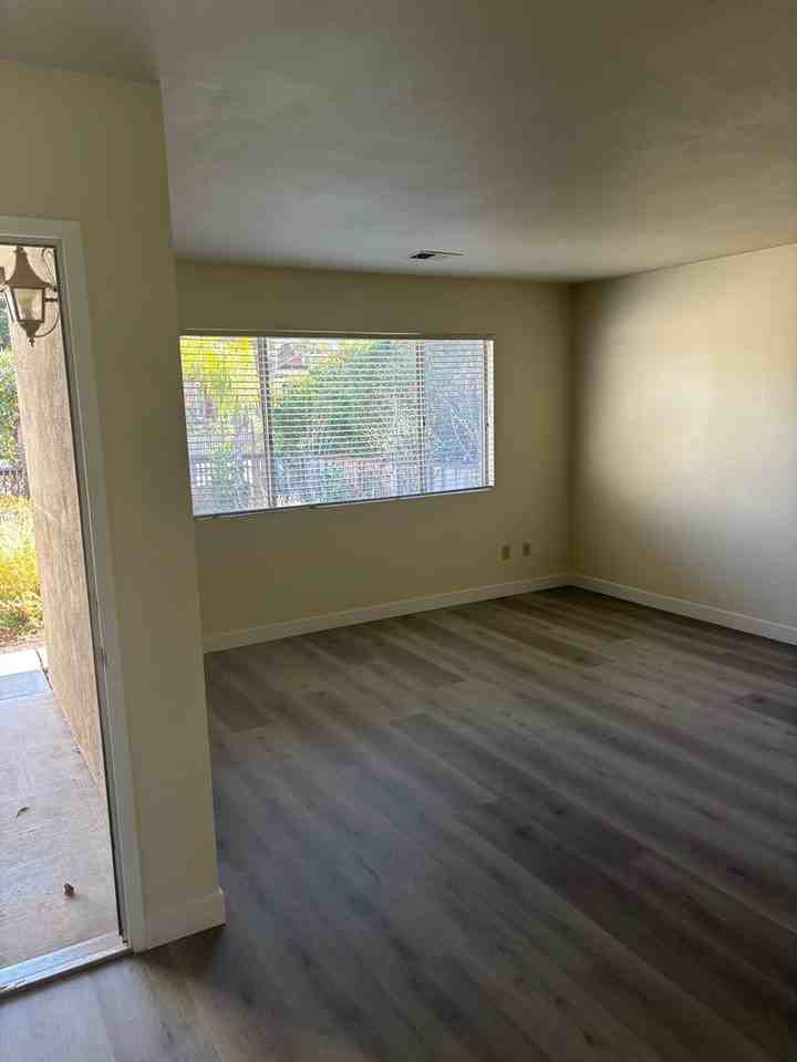 127 Mason St - Photo 3 of 19