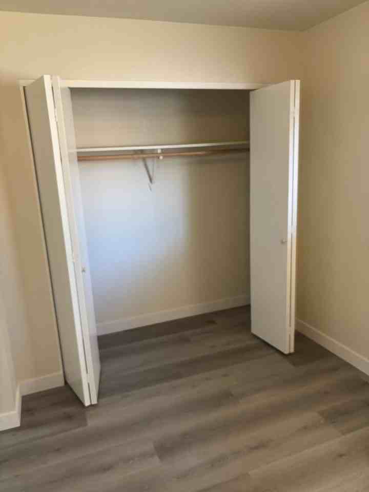 127 Mason St - Photo 7 of 19