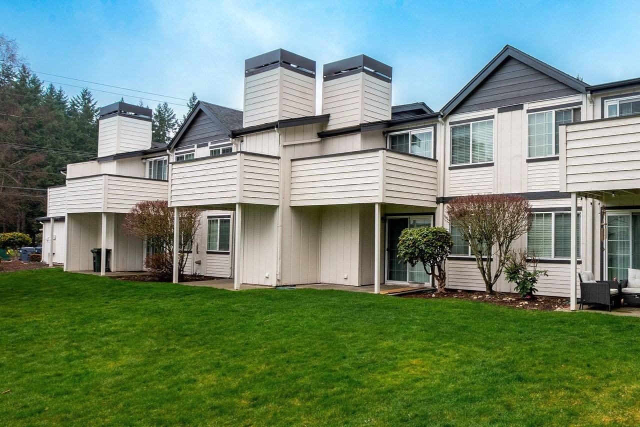 Park East & West Apartments - Photo 3 of 12