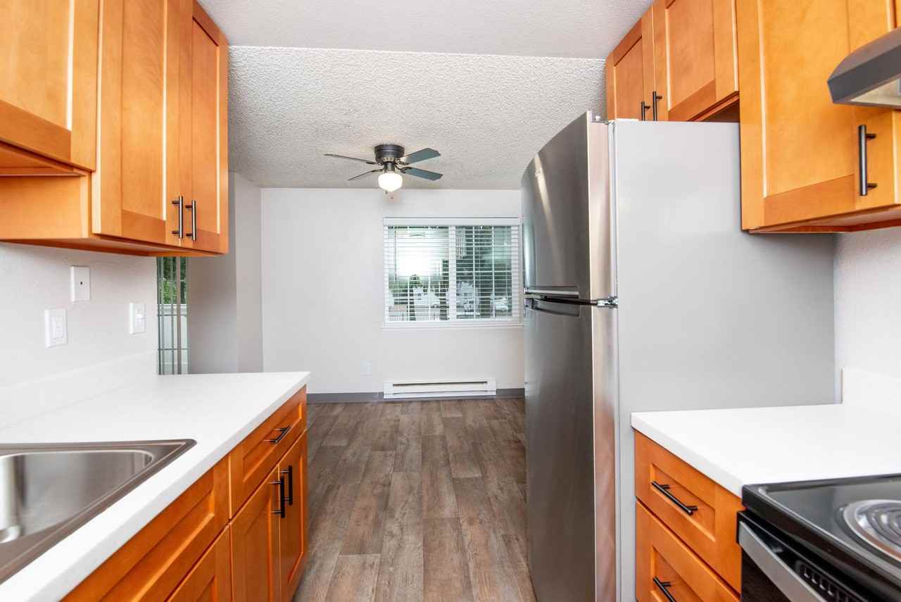 Park East & West Apartments - Photo 5 of 12