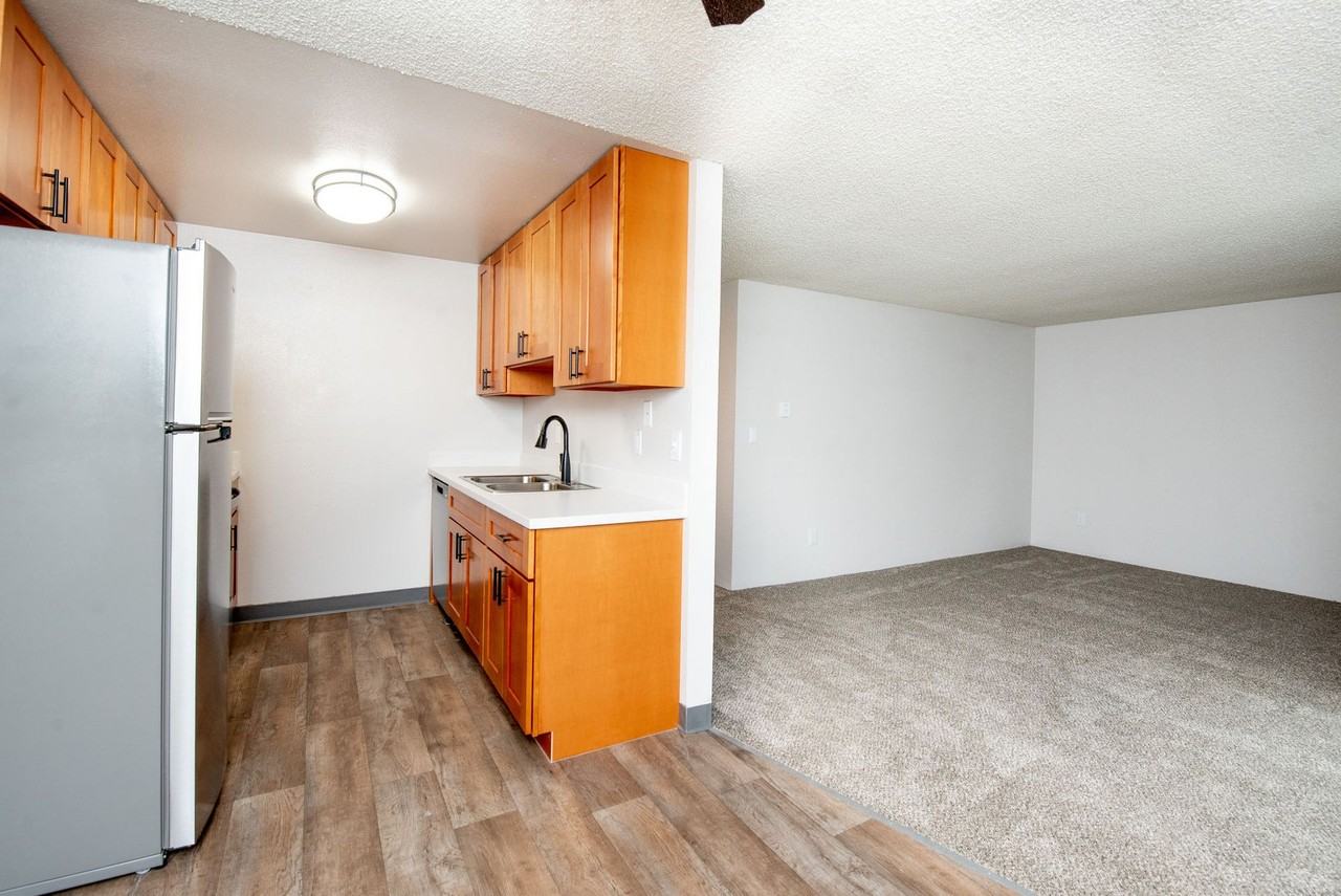 Park East & West Apartments - Photo 6 of 12