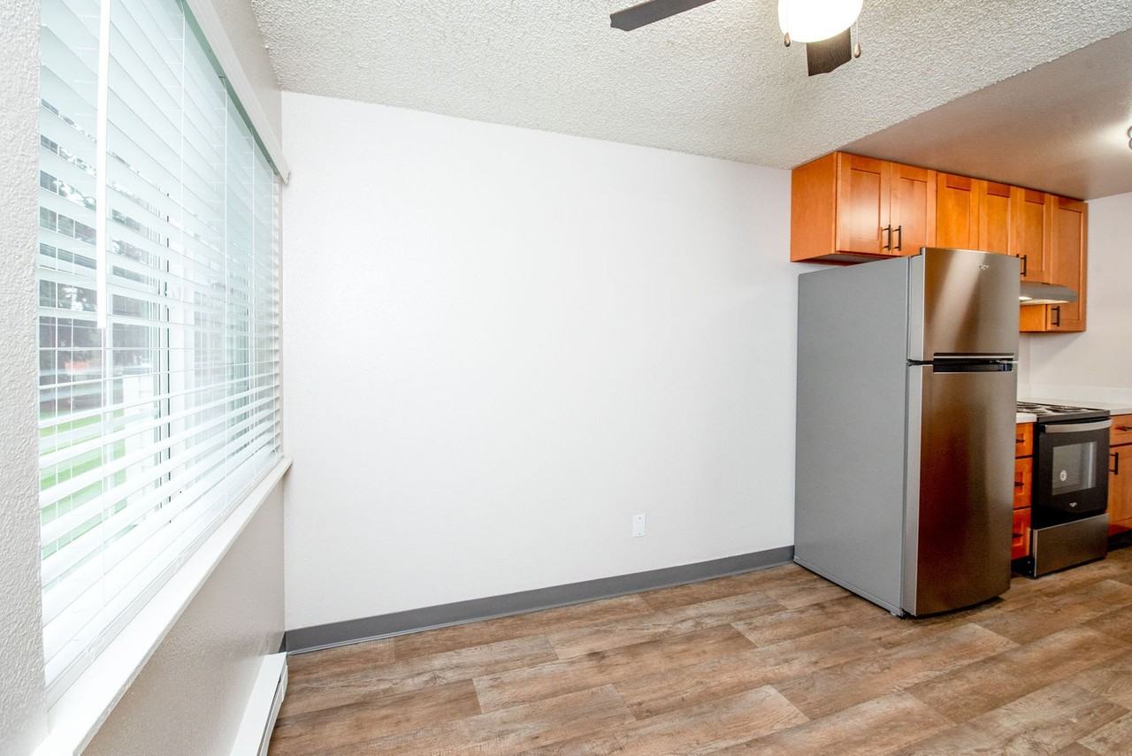 Park East & West Apartments - Photo 7 of 12