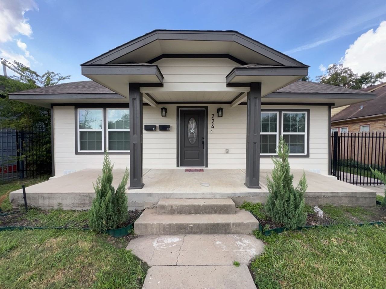 224 Everton St - Photo 2 of 26