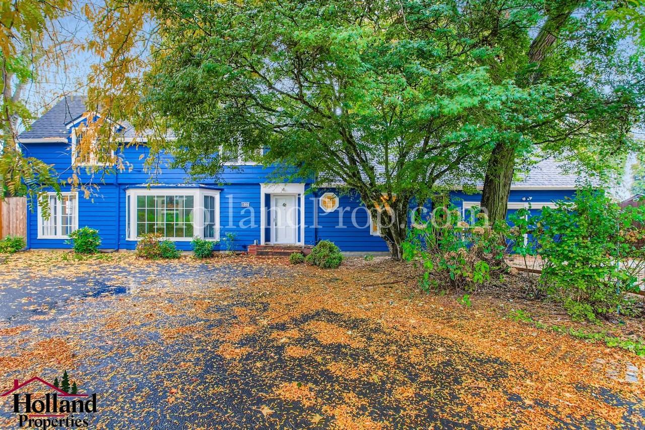 1005 Ne Cornell Rd - Photo 2 of 28