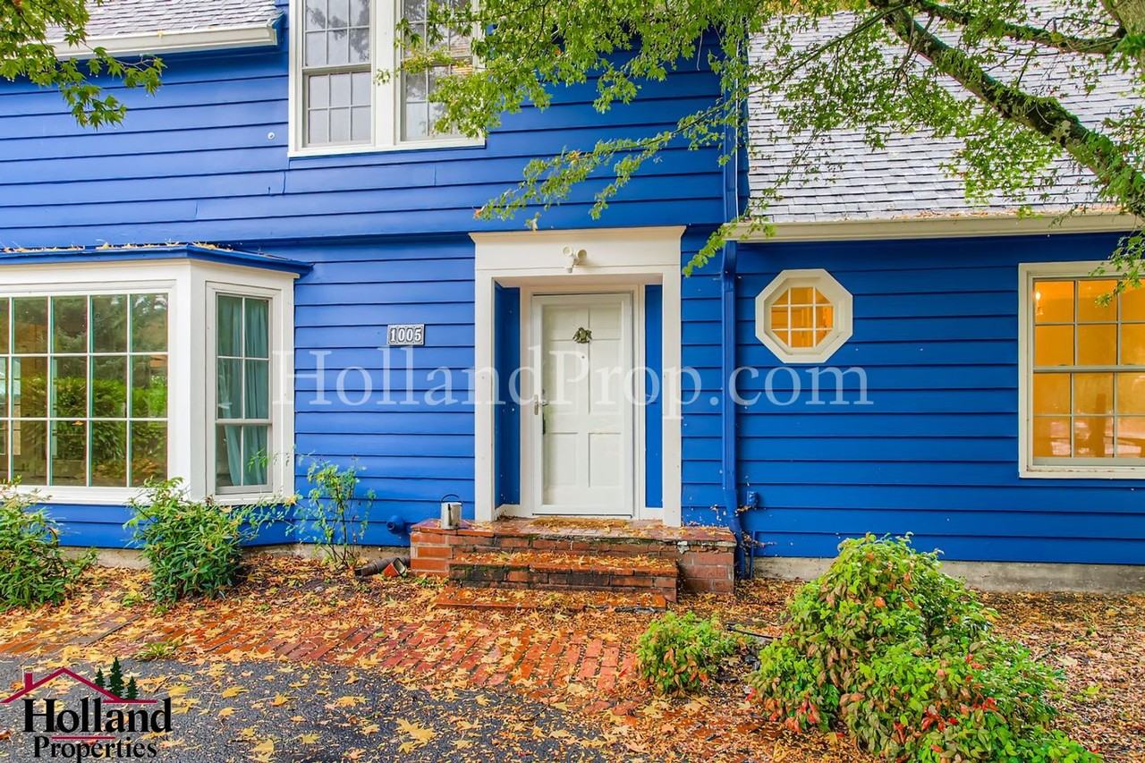 1005 Ne Cornell Rd - Photo 3 of 28