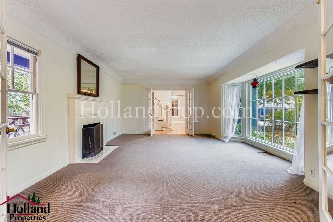 1005 Ne Cornell Rd - Photo 6 of 28