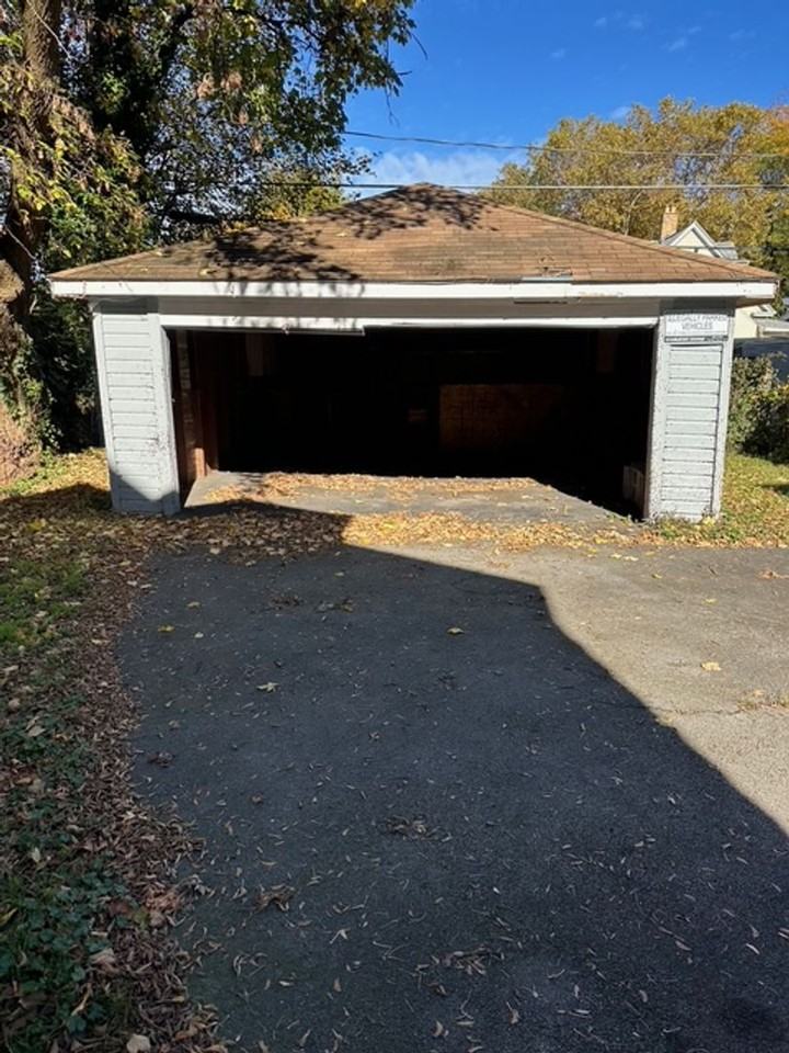 268 Avenue C - Photo 3 of 22