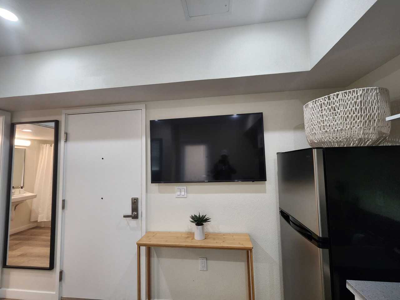 228 N Soto St - Photo 3 of 18