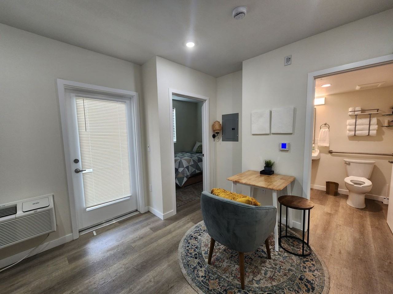 228 N Soto St - Photo 5 of 18