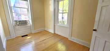 featured image of 33 Pine Street