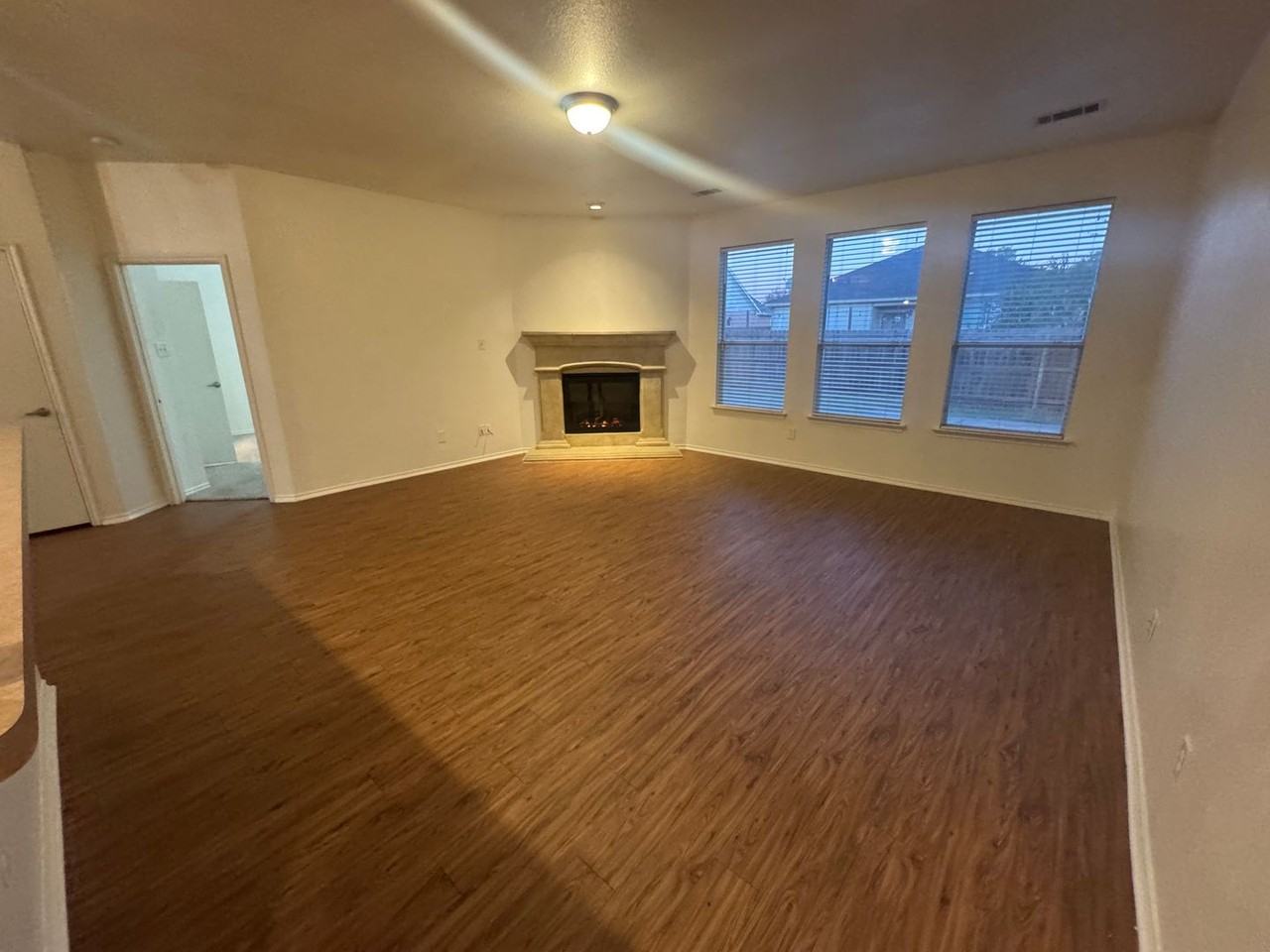 1140 Beaverwood Ln - Photo 2 of 35
