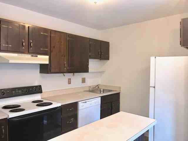 932 Grantham Road - Photo 5 of 27