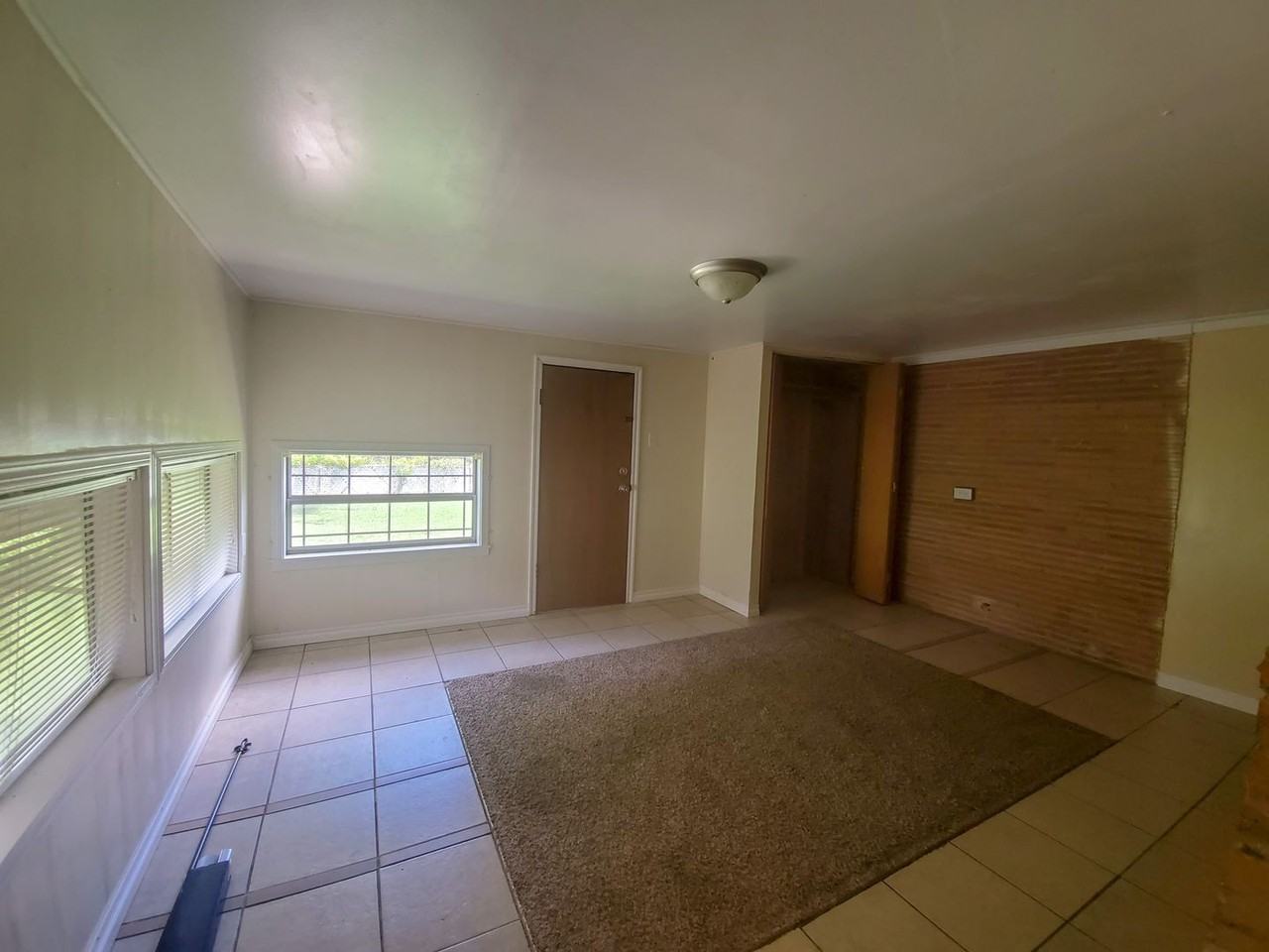 1310 East Independence Street - Photo 4 of 41