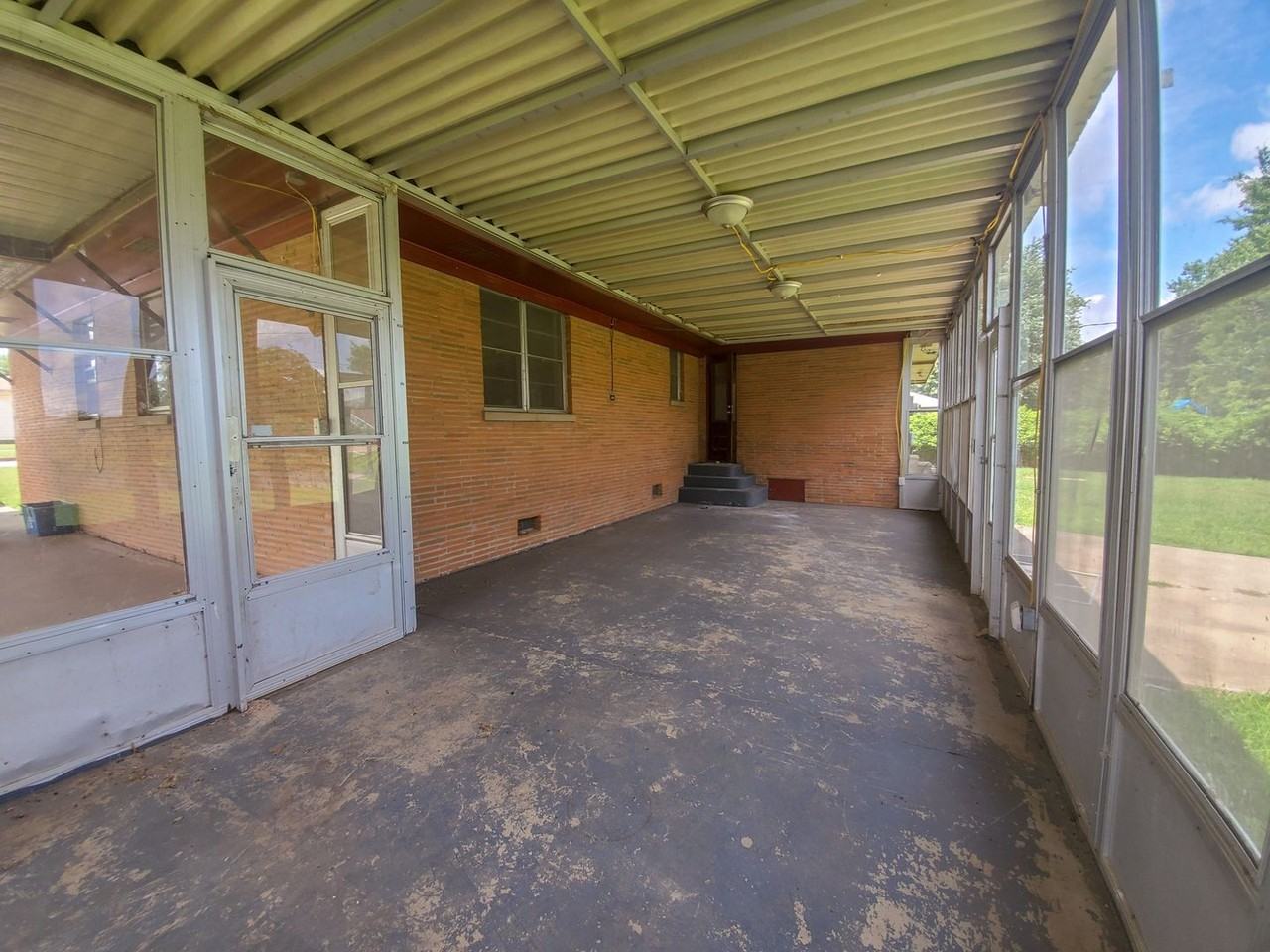 1310 East Independence Street - Photo 6 of 41