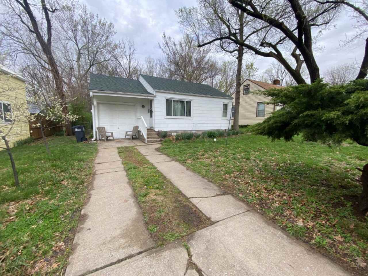 913 Broadhead Street - Photo 5 of 19