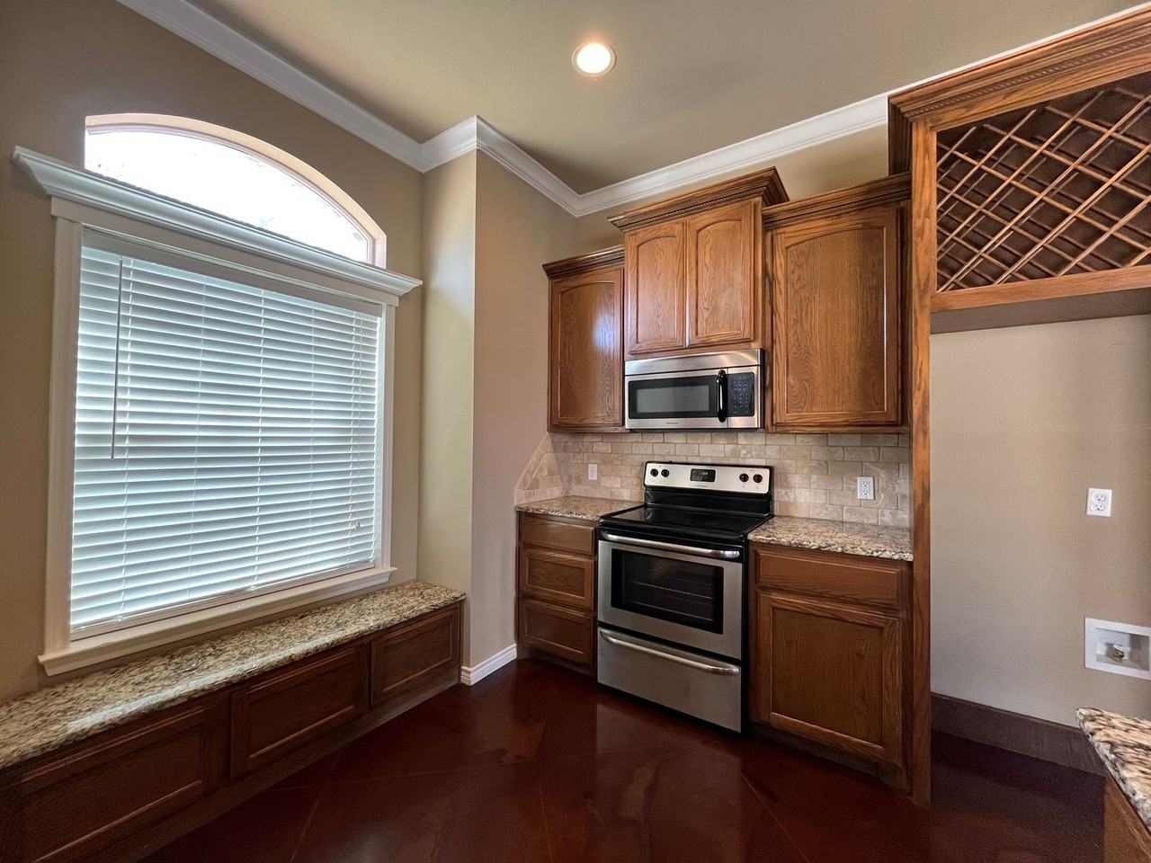 3005 Stallion Dr - Photo 4 of 23