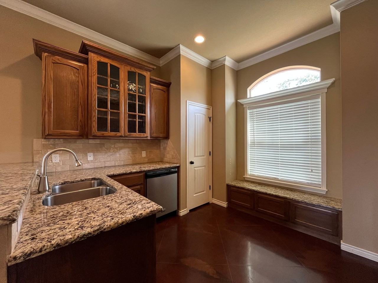 3005 Stallion Dr - Photo 5 of 23