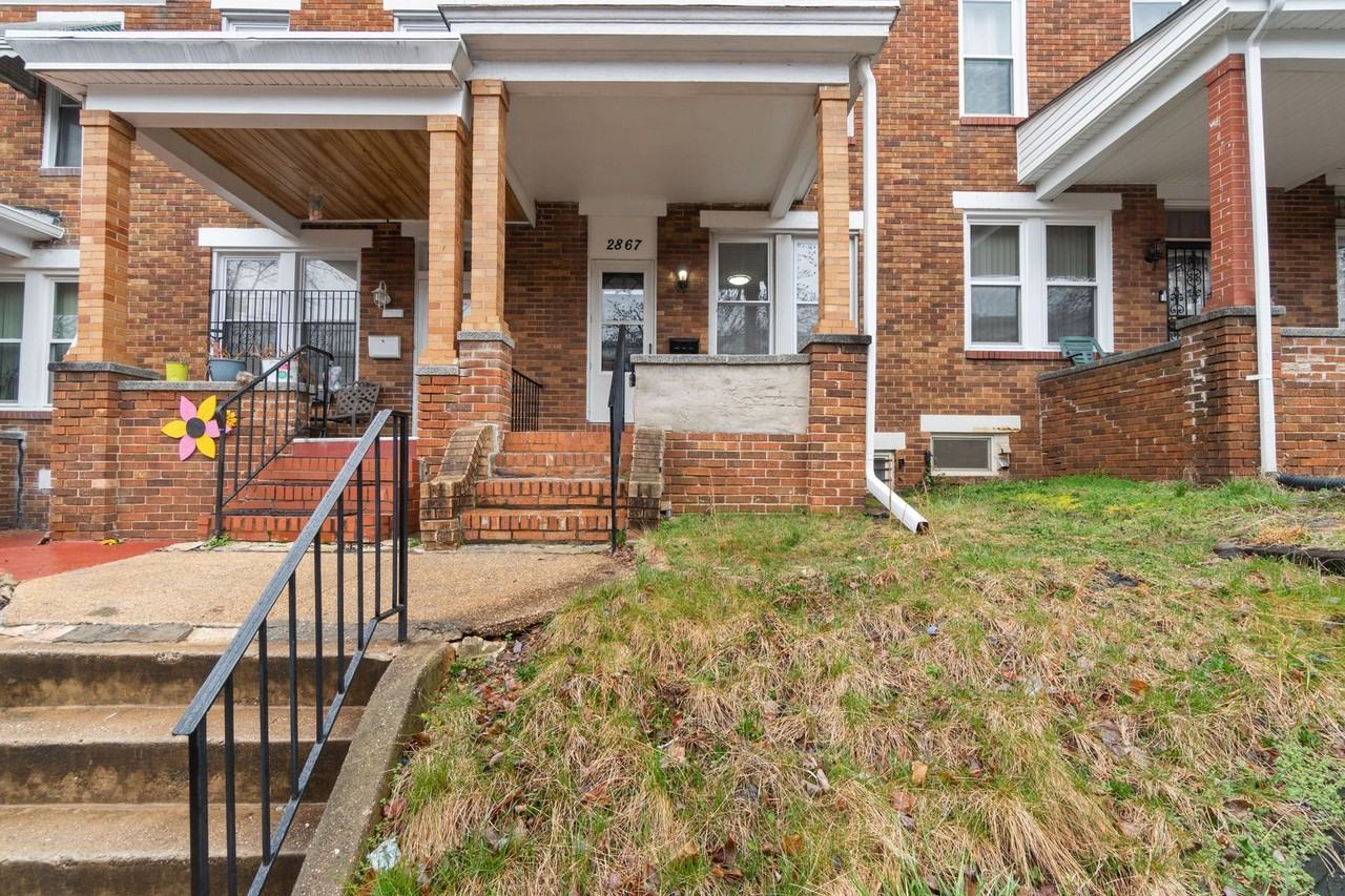 2867 Mayfield Ave - Photo 2 of 23