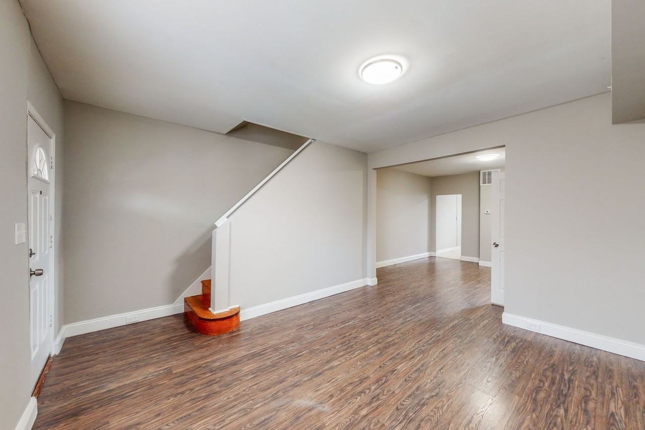 2867 Mayfield Ave - Photo 7 of 23