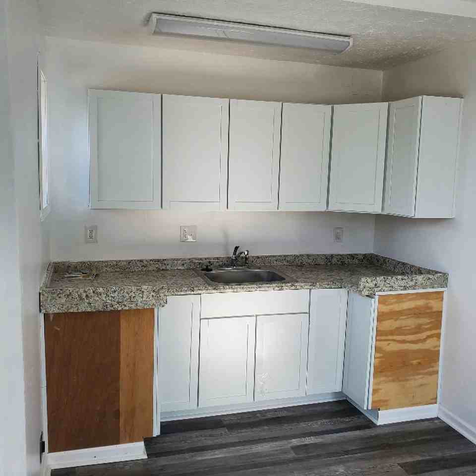 546 E Erie Ave #A - Photo 3 of 8