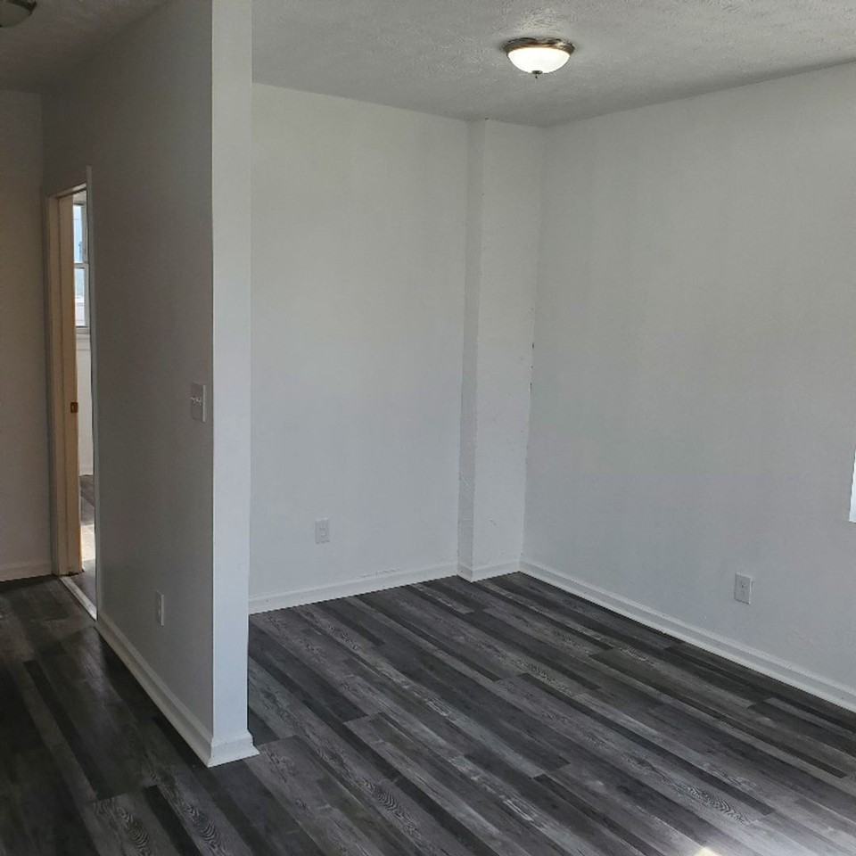 546 E Erie Ave #A - Photo 5 of 8