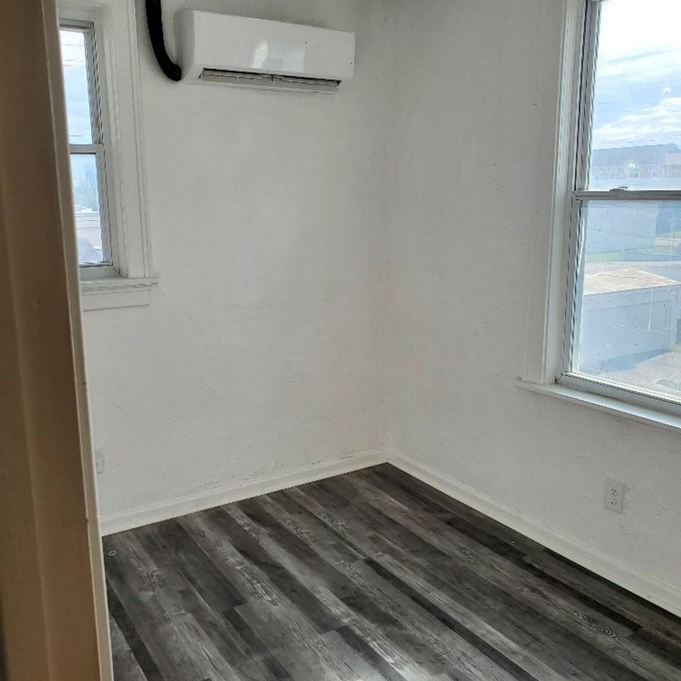 546 E Erie Ave #A - Photo 6 of 8