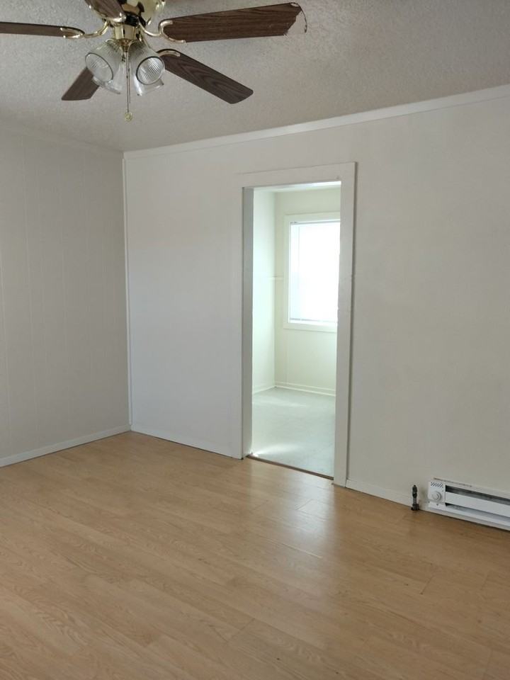 111 N Boulder Ave - Photo 2 of 12