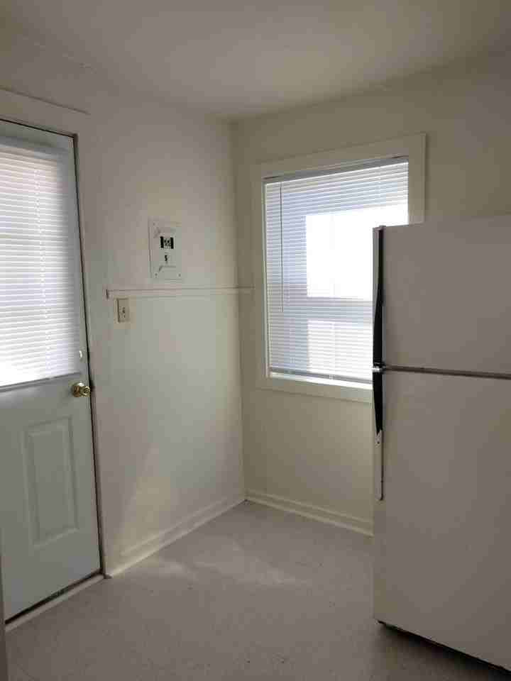 111 N Boulder Ave - Photo 4 of 12