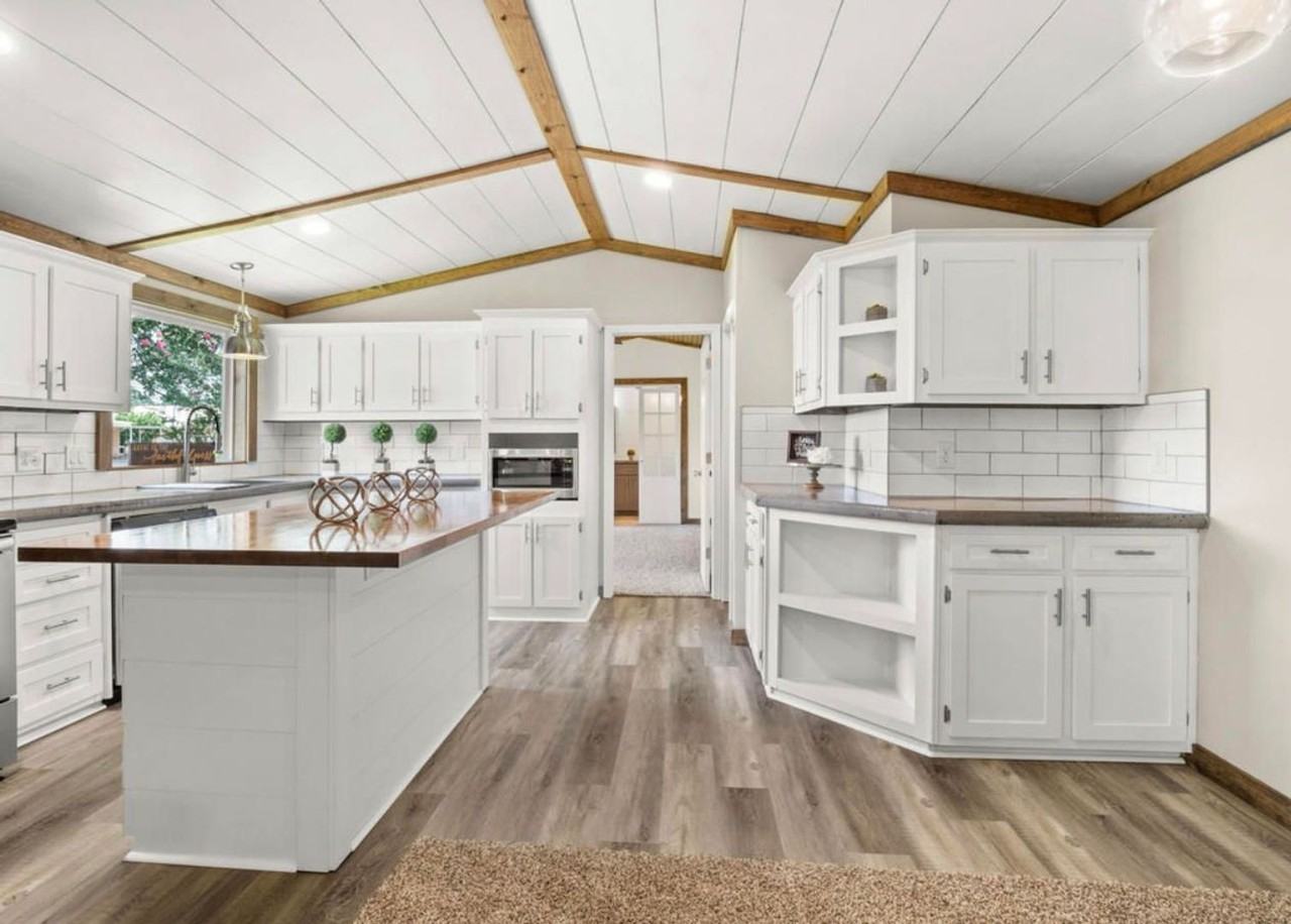 4747 Port Arthur Ave - Photo 3 of 23